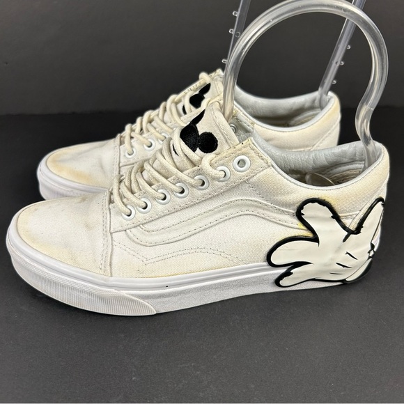❤️ Vans x Disney Cream Sneakers with Black Design Size 6.5 - Picture 6 of 9